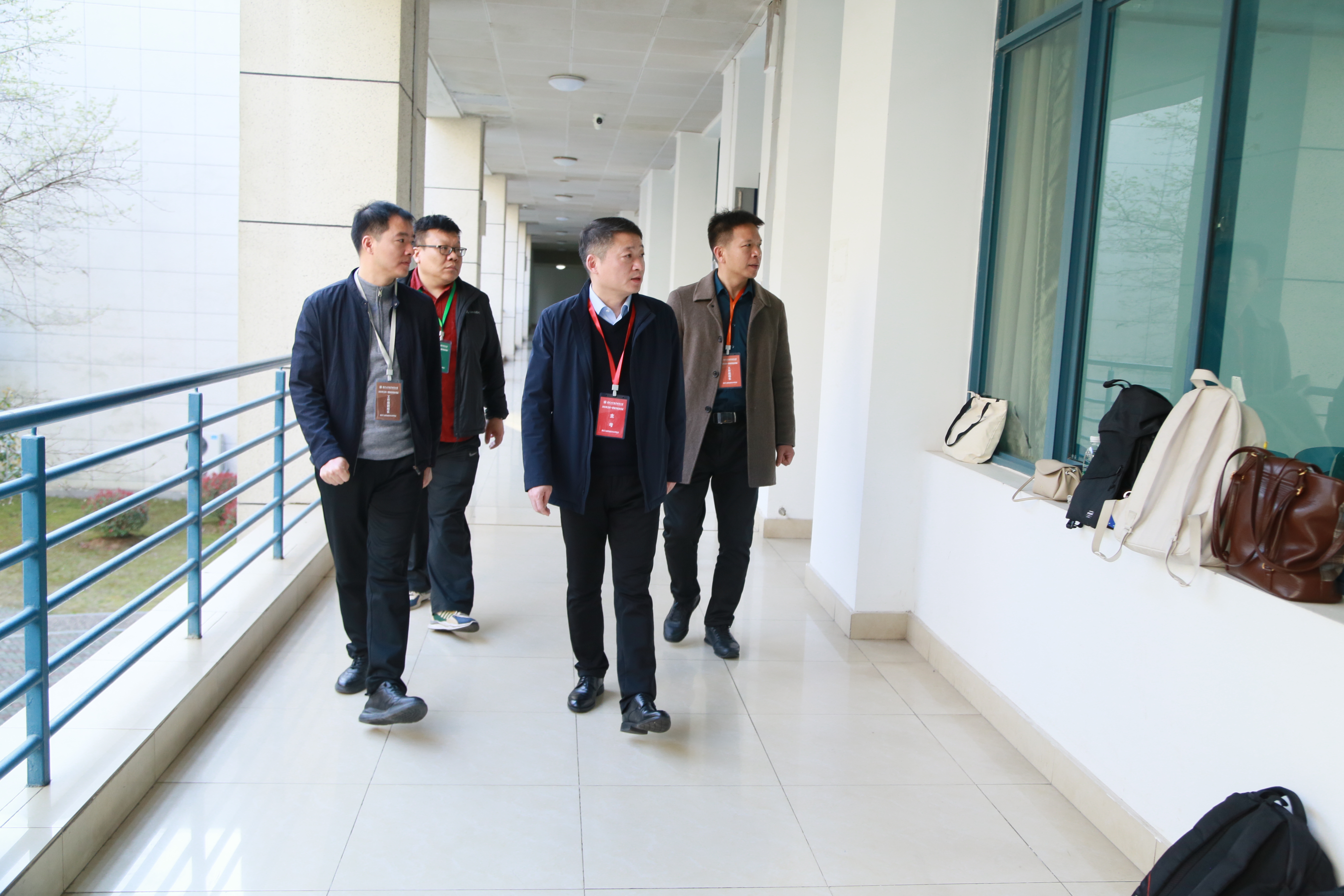 1.高宏彦到考试现场巡视.jpg